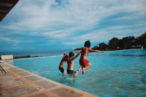 ¿Cómo proteger a tu hijo del ahogamiento en verano?